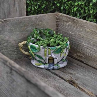 Kvetináč s vŕbovými kvetmi